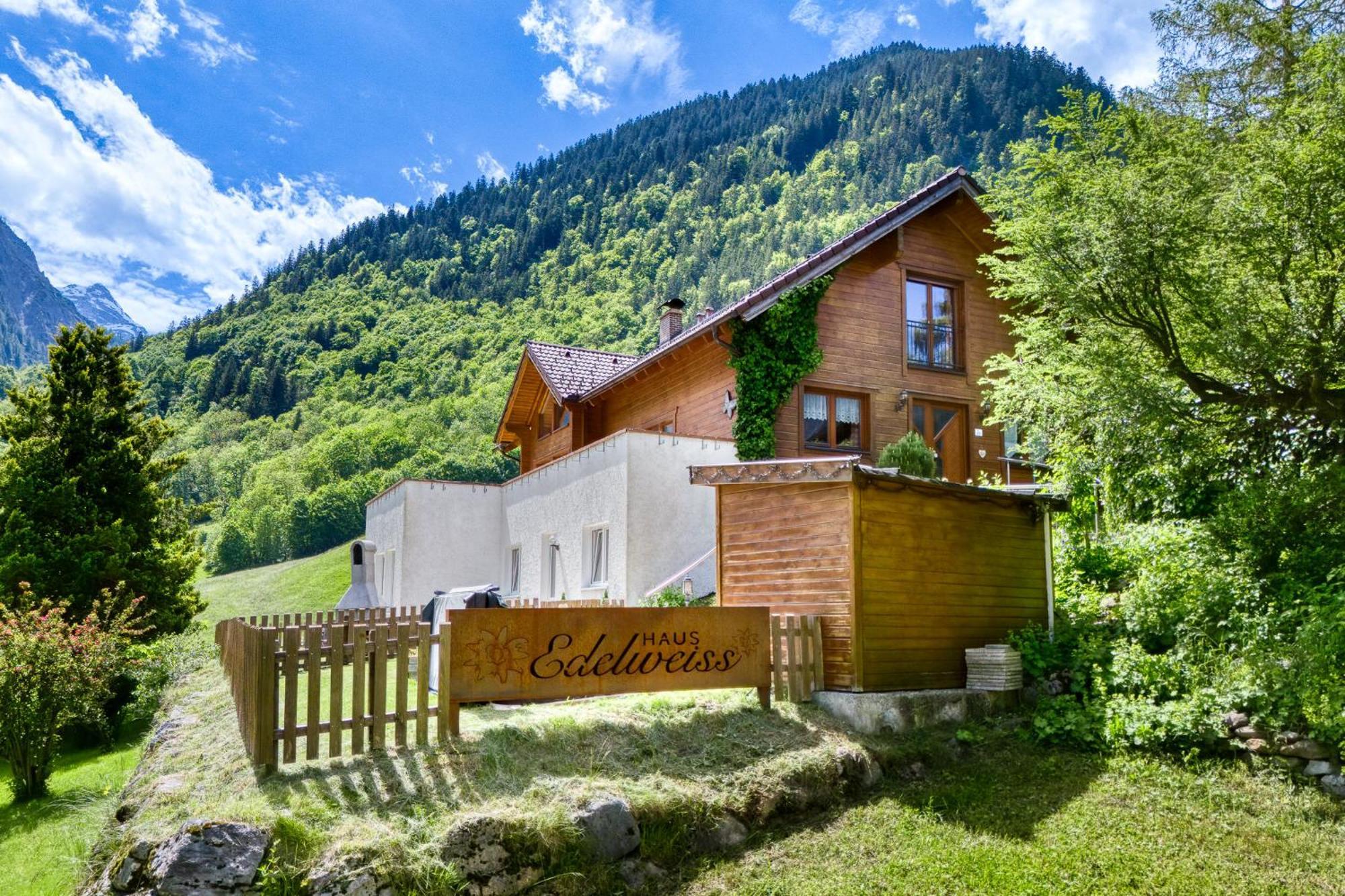 ブラントHaus Edelweissアパートメント エクステリア 写真
